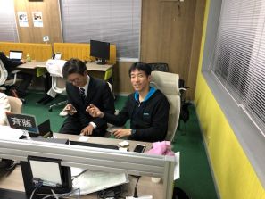 ヘイ!シリッ!! ヘイ!シリッ!!