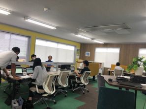 人がいる時に・・。 人がいる時に・・。